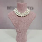 Selvia choker ogrlica od riječnih bisera na ružičastom stalku